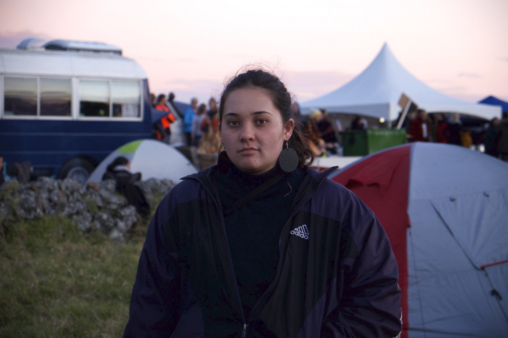 KAHU KUTIA CREDIT FRANCES MORTON