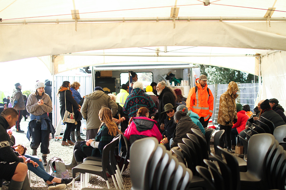 Occupiers at Ihumātao gather for kai